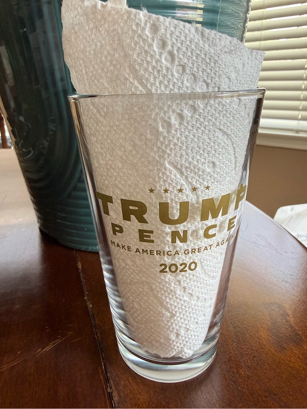 Trump Pence 2020 Gold Lettering Pint Drinking Glass Make America Great Again